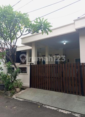 Nice Ready-to-Live House in Mahkota Simprug Ciledug