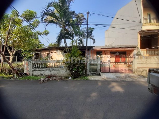 Di Jual Rumah Tua Hitung Hrg Tanah. Lokasi Strategis. . Di Jual Rumah Tua Hitung Hrg Tanah. Lokasi Strategis. .