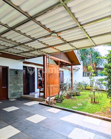For Sale East-Facing House in Taman Villa Meruya Area, West Jakarta For Sale East-Facing House in Taman Villa Meruya Area, West Jakarta