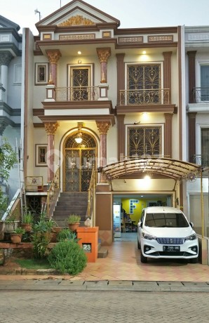 Quick Sale Ready-to-Live House in PIK 1 Pantai Indah Kapuk, Nice Comfortable Safe Sturdy Quick Sale Ready-to-Live House in PIK 1 Pantai Indah Kapuk, Nice Comfortable Safe Sturdy