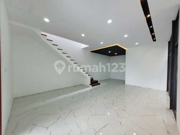 2-Storey House Near Campus in Setraduta Sarijadi Pasteur Bandung