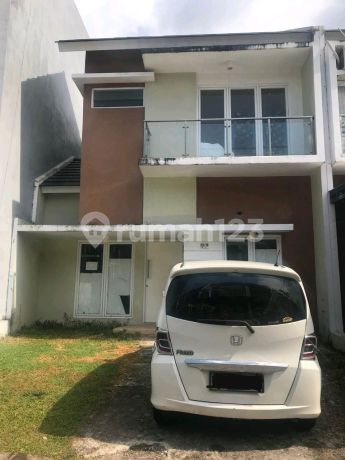 Rumah Murah 2 Lantai di Royal Spring Hertasning Baru Rumah Murah 2 Lantai di Royal Spring Hertasning Baru