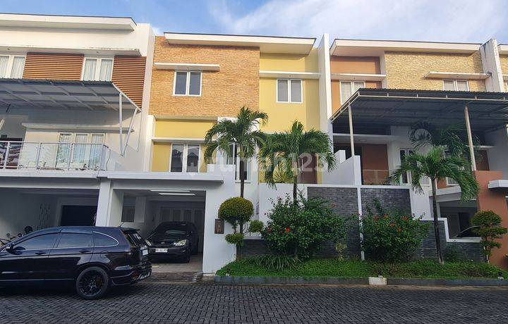 Rumah Mewah Baru Di Primewood Mansion Pengayoman