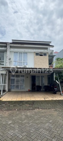 3-Storey House Ready to Live In Fully Furnished at Royal Spring
