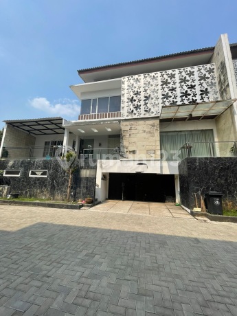 Dijual Rumah Cantik di Cluster The Kretya Urban Living Cilandak Jakarta Selatan