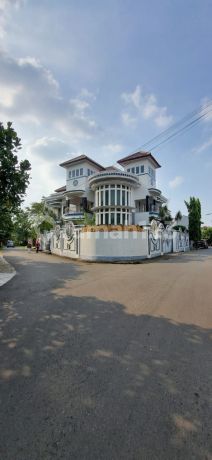 Nice House in Bumi Malaka Asri Complex 2 Floors