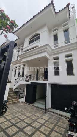 Rumah di Niaga Hijau Pondok Indah, Siap Huni,Strategis,Dekat Bca Pondok Indah Rumah di Niaga Hijau Pondok Indah, Siap Huni,Strategis,Dekat Bca Pondok Indah