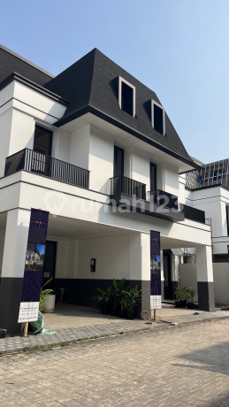 Rumah Mewah Pondok Indah Dekat Pim - 3 Lantai, Rooftop, Dalam Komplek Eksklusif
