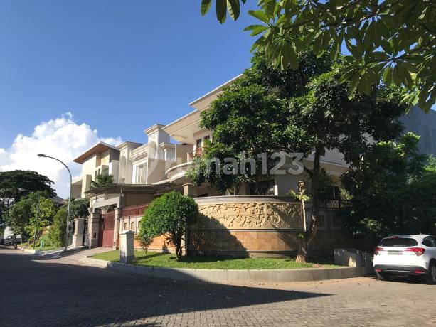 Pakuwon City. Villa Royal Mewah Mediteran Classic Swim Pool 17.5M