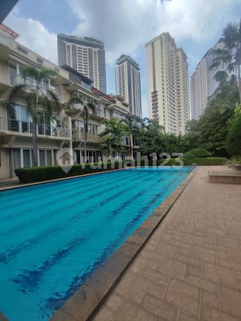 Rumah di Simprug Gallery Residence Bagus Timur Rumah di Simprug Gallery Residence Bagus Timur