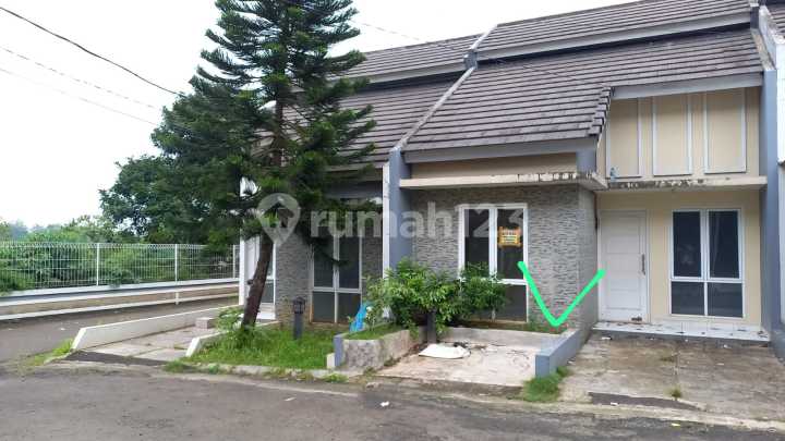 Dijual Rumah Siap Huni Cluster Taman Bukit Hijau Tangsel Dijual Rumah Siap Huni Cluster Taman Bukit Hijau Tangsel