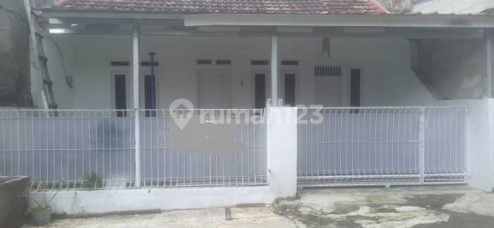 Dijual Rumah Second Lokasi Strategis di Permata Pamulang Dijual Rumah Second Lokasi Strategis di Permata Pamulang