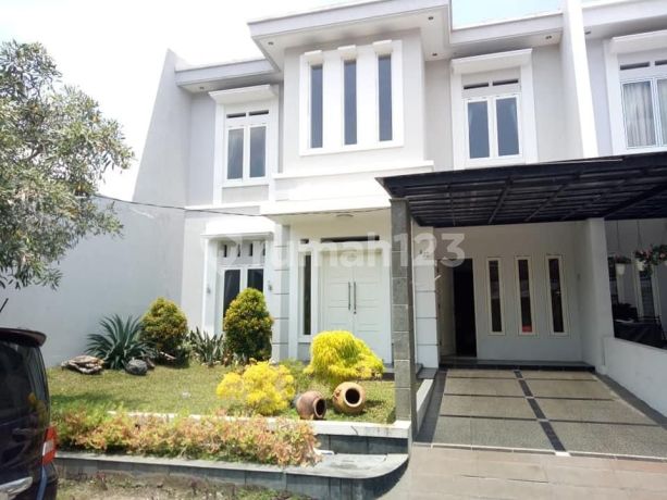 Dijual Rumah 2 lantai 4 kamar tidur komplek Mega Asri jl. s parman pekanbaru Dijual Rumah 2 lantai 4 kamar tidur komplek Mega Asri jl. s parman pekanbaru