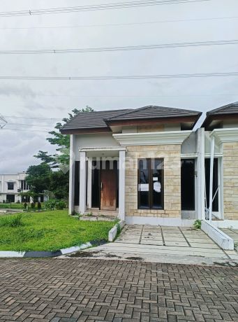 Comfortable House in Botanica Valley Near Unpam Serpong & Techno X BSD, Huk