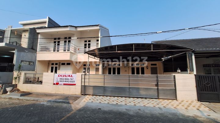 House in Jatibening Estate, 2 Floors, Good Certificate of Ownership (SHM). House in Jatibening Estate, 2 Floors, Good Certificate of Ownership (SHM).