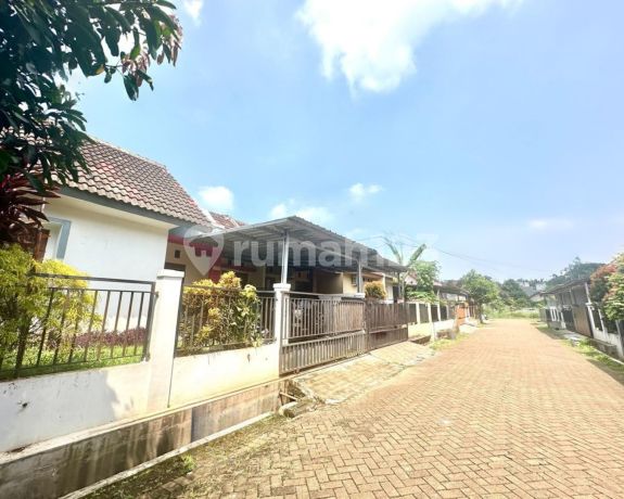 Rumah Asri Dekat Tol Sawangan di Komplek Sawangan Permai Depok