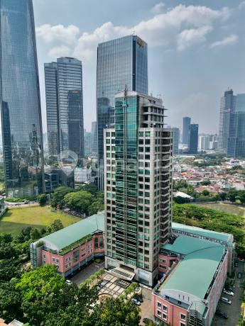 Gedung Prestisius Segitiga Emas Mega Kuningan Jakarta Selatan