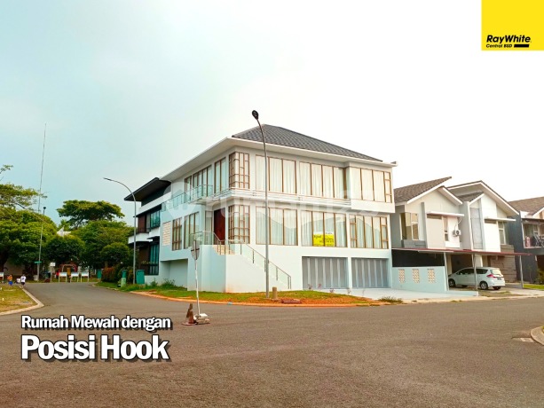 Rumah Mewah di The Icon Cluster Verdant Ville Dengan Kolam Renang Rumah Mewah di The Icon Cluster Verdant Ville Dengan Kolam Renang