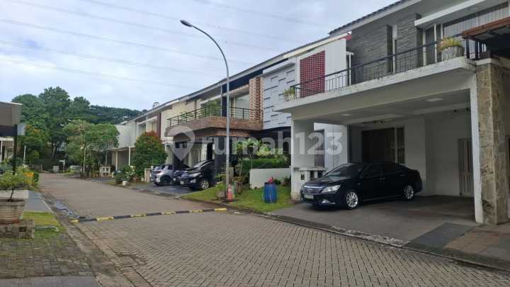 Rumah Dijual di Bintaro Sektor 8, Tangerang Selatan.