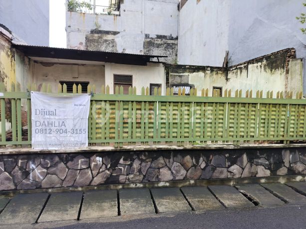 Rmah Tua Lebar 8 Meter Siap Bangun Baru Tidak Banjir Rmah Tua Lebar 8 Meter Siap Bangun Baru Tidak Banjir