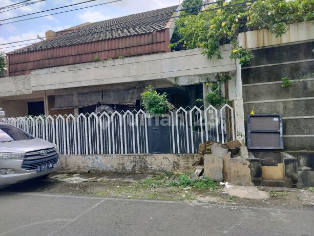 Rumah Lama 2.Lnt Lbr 10M Dekat Fsm