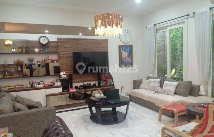Rumah 2,5 Lantai Di Phg Gading Serpong Tangerang