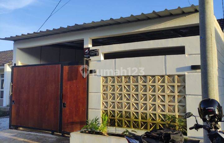 Jual cepat, rumah bagus, full furniture cluster Alam Sanggar Indah Cihampelas