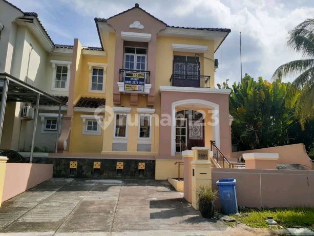 Rumah dengan Perabot Siap Huni di Dalam Perumahan Samarinda Rumah dengan Perabot Siap Huni di Dalam Perumahan Samarinda