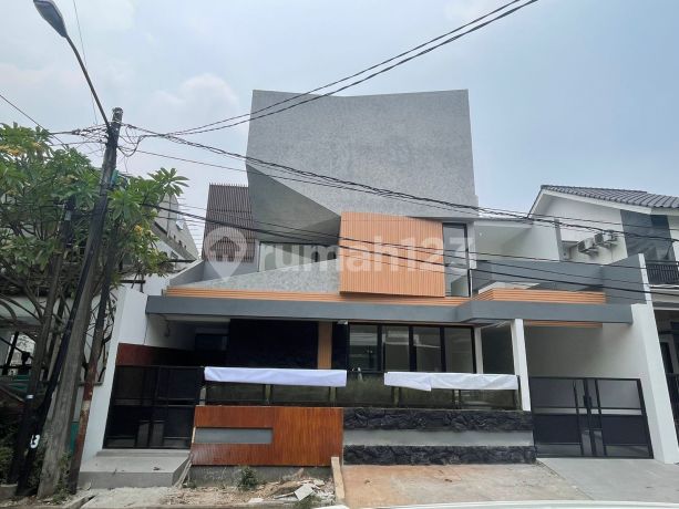 Rumah 2 Lantai di Sektor 9 Bintaro