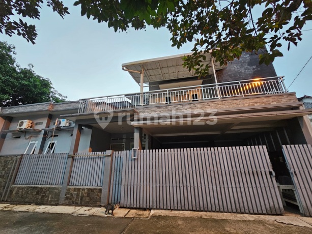 Rumah Besar Komplek Al Jatimakmur Bekasi Bebas Banjir Rumah Besar Komplek Al Jatimakmur Bekasi Bebas Banjir
