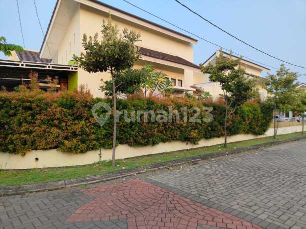 Rumah Di Jual Murah Di Bawah Pasaran , Semi Furnished Siap Huni Posisi Hoek Di Cluster Grandara Harapan Indah Bekasi.