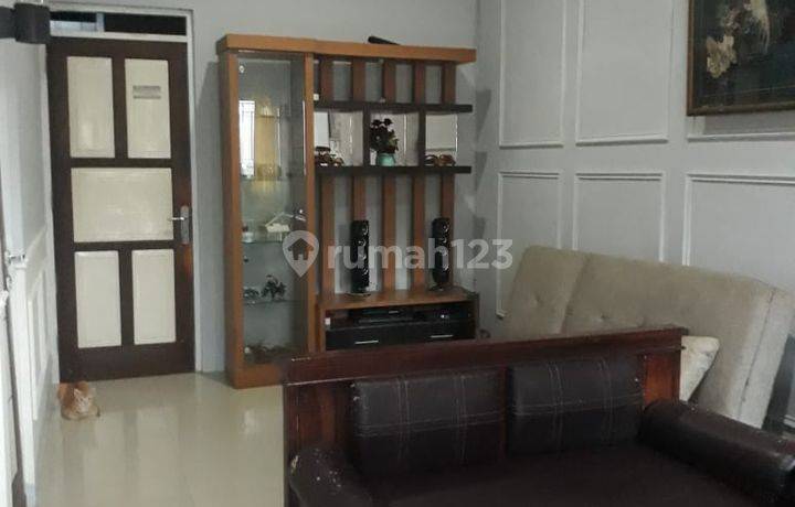 rumah minimalis di komplek dewadaru cikoneng