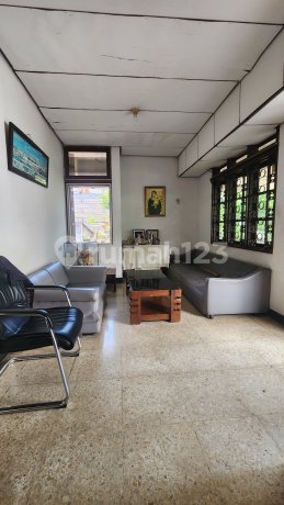 Huk House in Tosiga Carmel. Strategic, Flood-Free, Close to Health Facilities, Schools, Binus University. Huk House in Tosiga Carmel. Strategic, Flood-Free, Close to Health Facilities, Schools, Binus University.