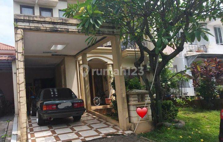 Dijual Rumah 2 Lantai Di Versailles Residence