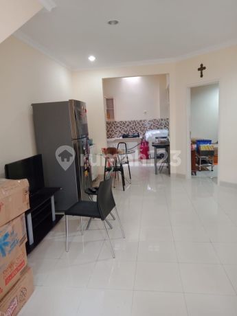 Di jual townhouse taman Paris lantai bawah lippo karawaci tangerang Di jual townhouse taman Paris lantai bawah lippo karawaci tangerang