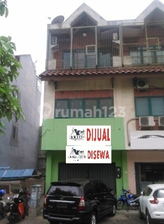 Shop House in Daan Mogot Baru (Size 4.5x16 m)