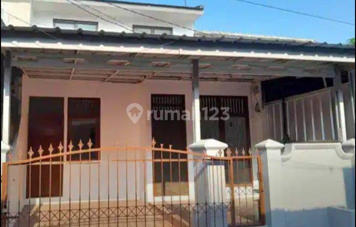 Dijual rumah lokasi ramai di Griya Bukit jaya Gn. Putri Bogor 