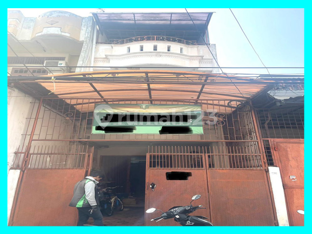 Chandra House Size 4.25X20m on Jalan Raya Jelambar