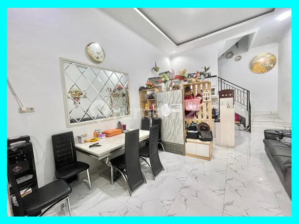 Chandra Rumah Semibaru Ukuran 4X14m Hadap Selatan di Jelambar