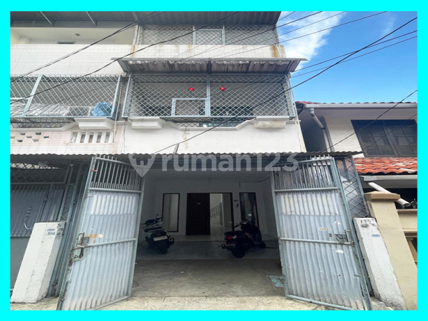 Chandra Rumah ukuran 4x15m di jelambar Chandra Rumah ukuran 4x15m di jelambar