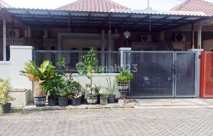Rumah di Penjaringan Palem Indah Nirwana Regency Surabaya Timur, Row Jalan Lebar, Bagus + Terawat - EA -
