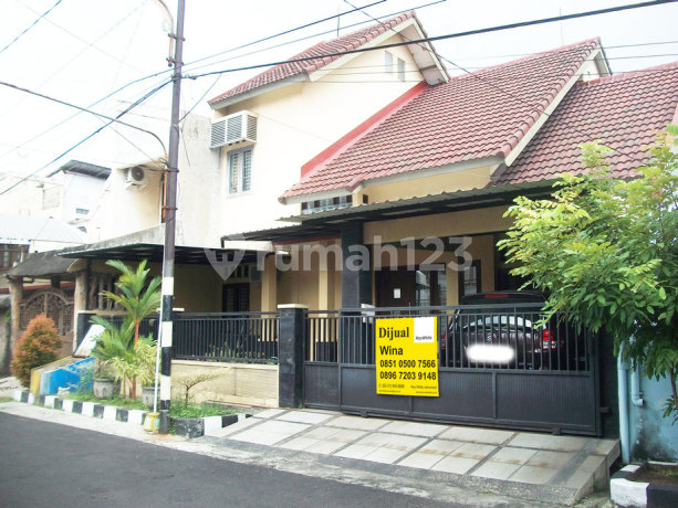 Rumah di Wisma Menanggal Surabaya Selatan, Minimalis, 2 Lantai, Siap Huni - Wna - Rumah di Wisma Menanggal Surabaya Selatan, Minimalis, 2 Lantai, Siap Huni - Wna -
