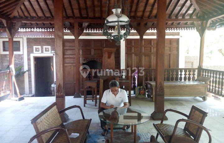 Rumah Etnik Barat Perumahan Merapi View