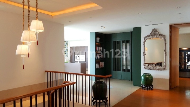 Penthouse Dharmawangsa Residence 5 BR Well Maintained