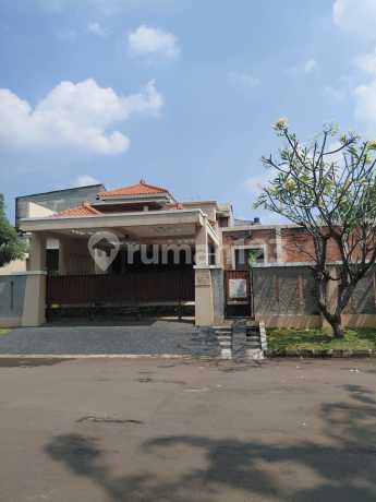 House for sale in Bintaro Jaya Sector 9, Mertilang Raya, wide yard.
