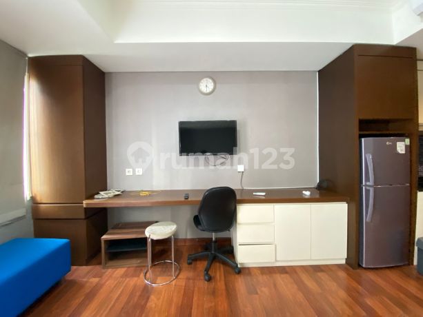 Furnished Studio Parkit Renov Bathroom Apt. Royal Mediterania Garden