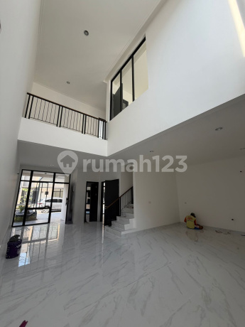 Pik2 Villa Pasir Putih | 8X20 High Ceiling