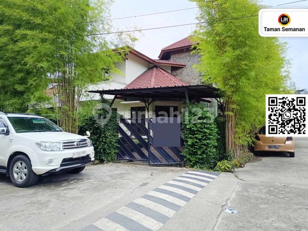 Rumah Strategis di Komplek Grawisa Grogol 11X30m: SHM, Lantai Marmer, Bonus Bioskop Mini & Furnitur Jati