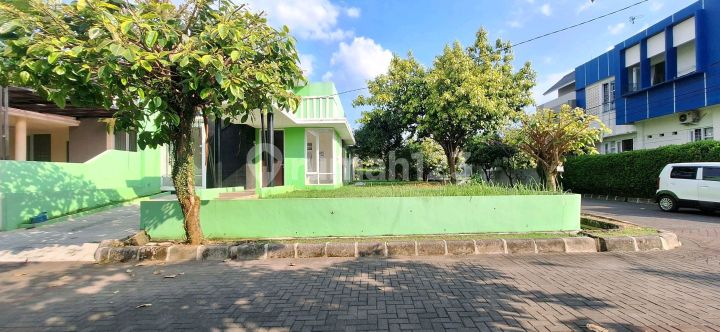 For Sale. Hook House in Bukit Cimanggu City Cluster. Bogor.