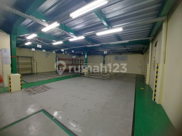 Gudang Di Komplek Bizpark Luas 430 M2